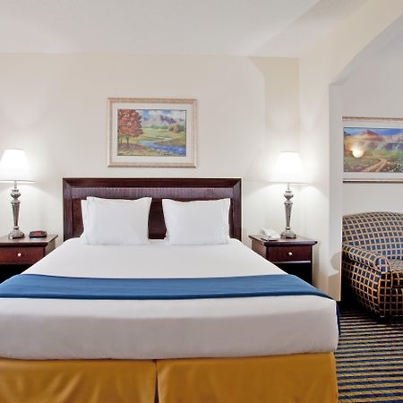 Holiday Inn Express & Suites Chesapeake By Ihg Eksteriør bilde