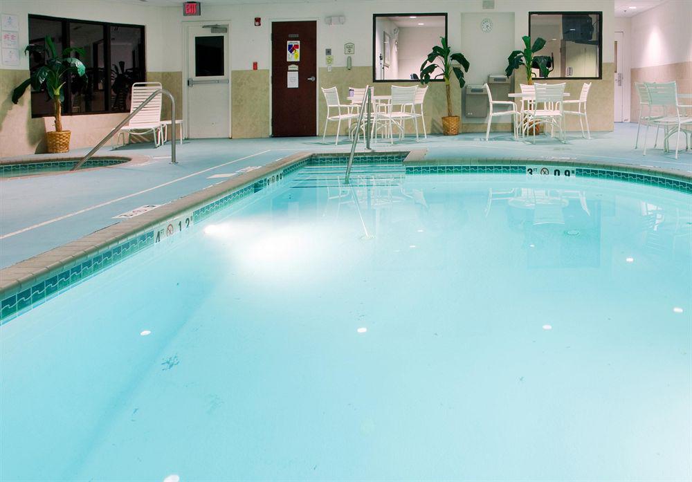Holiday Inn Express & Suites Chesapeake By Ihg Eksteriør bilde