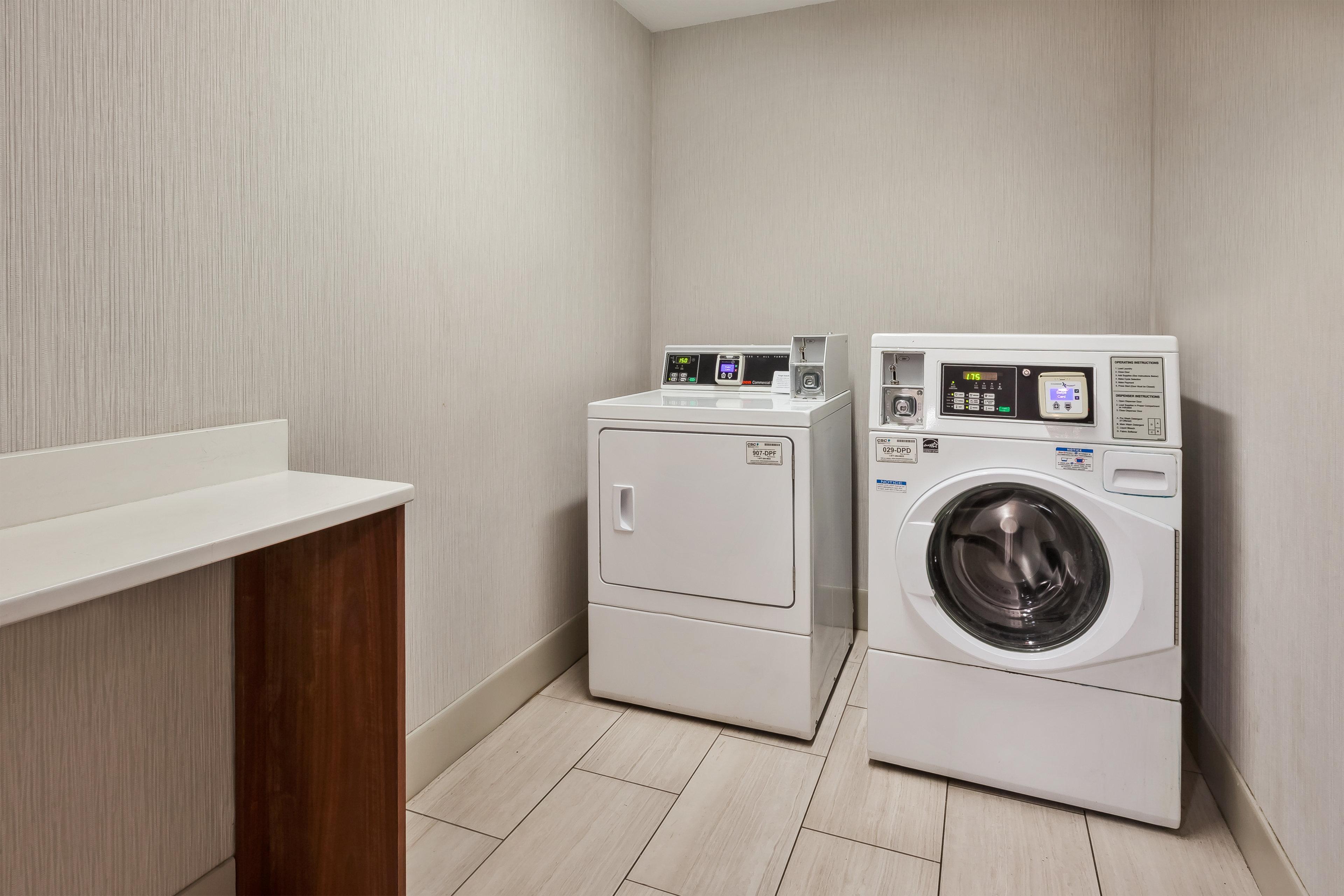 Holiday Inn Express & Suites Chesapeake By Ihg Eksteriør bilde