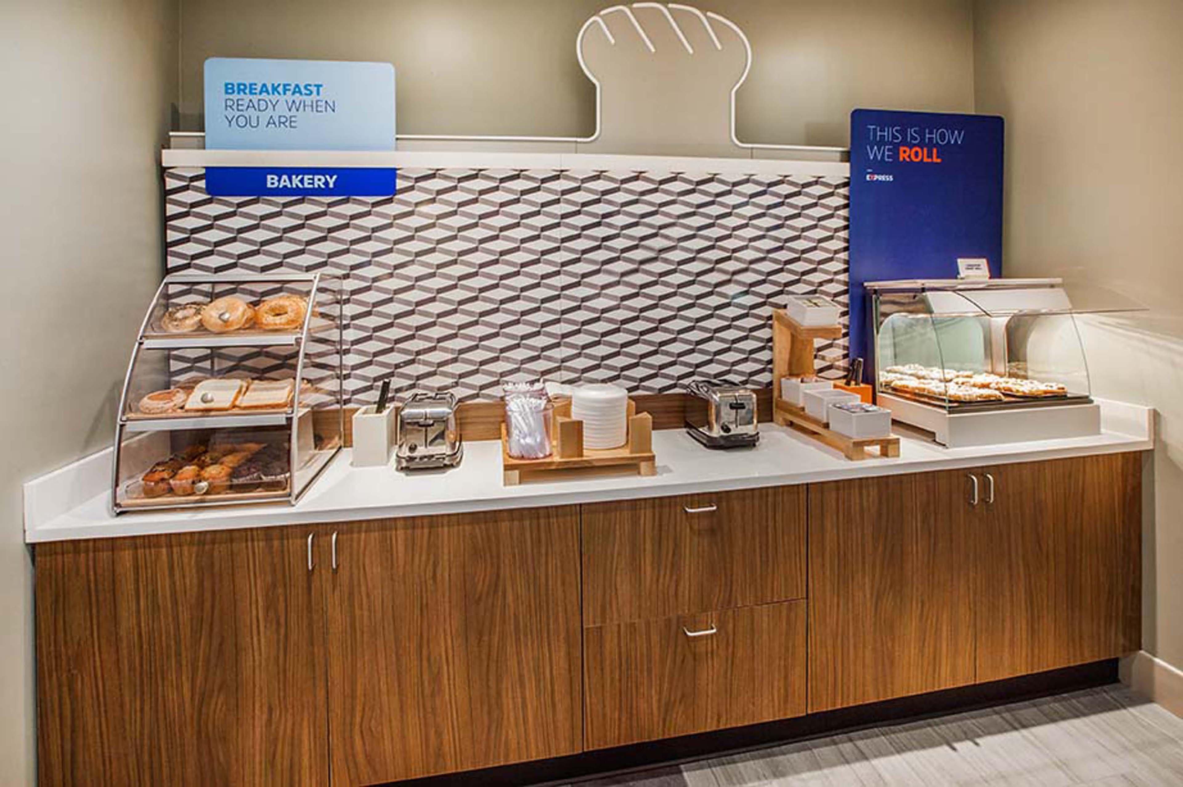 Holiday Inn Express & Suites Chesapeake By Ihg Eksteriør bilde