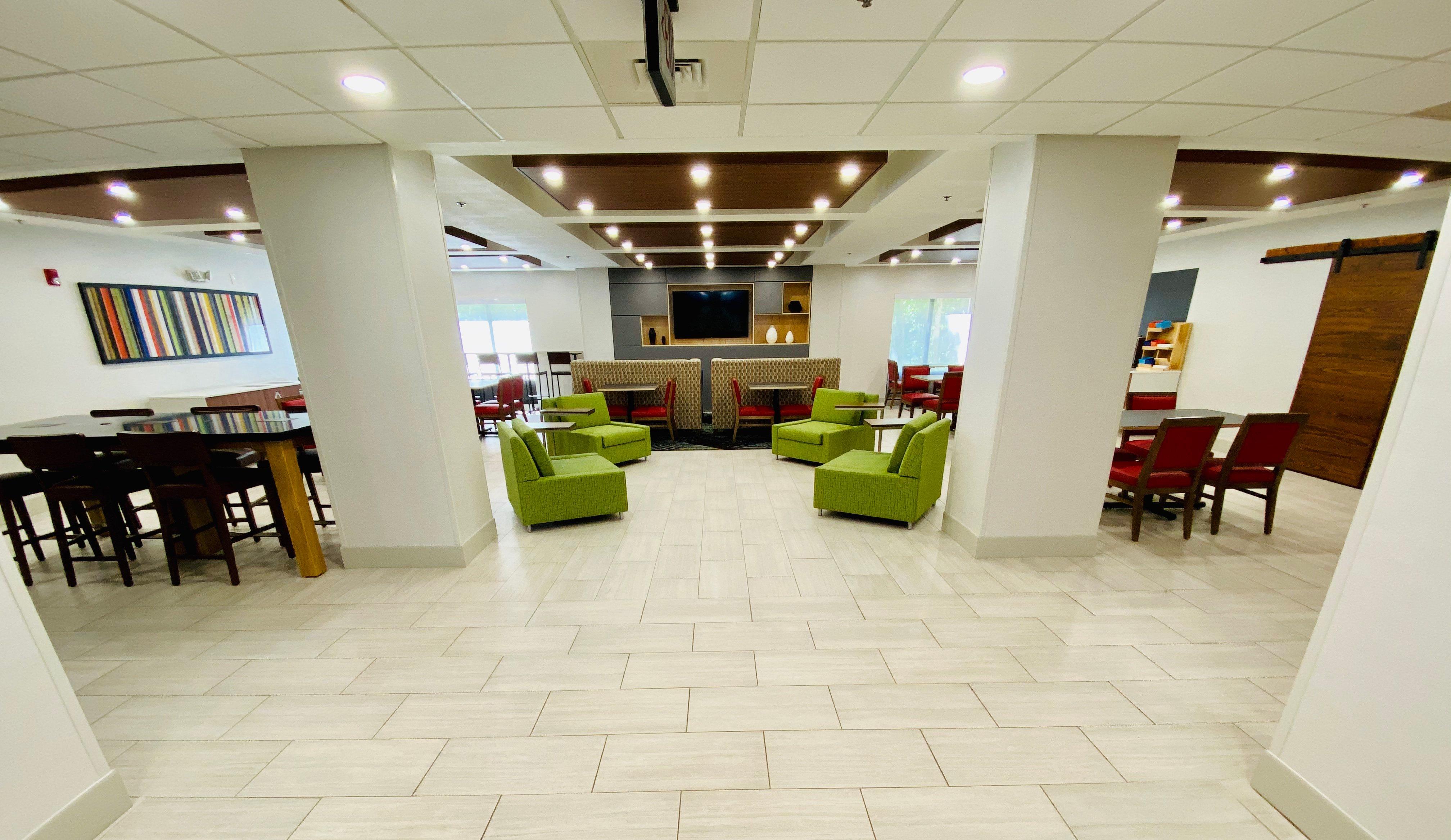 Holiday Inn Express & Suites Chesapeake By Ihg Eksteriør bilde