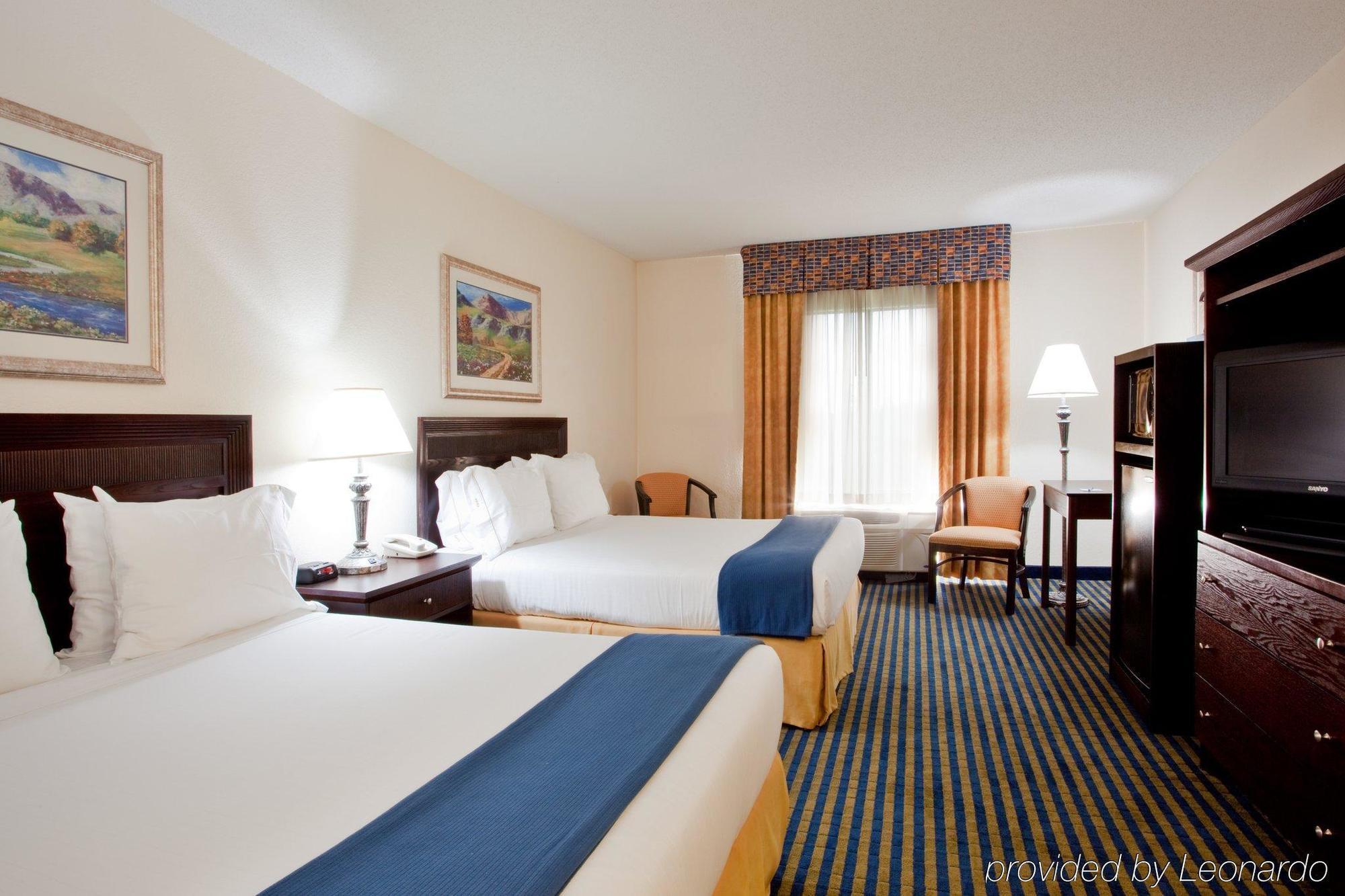 Holiday Inn Express & Suites Chesapeake By Ihg Eksteriør bilde