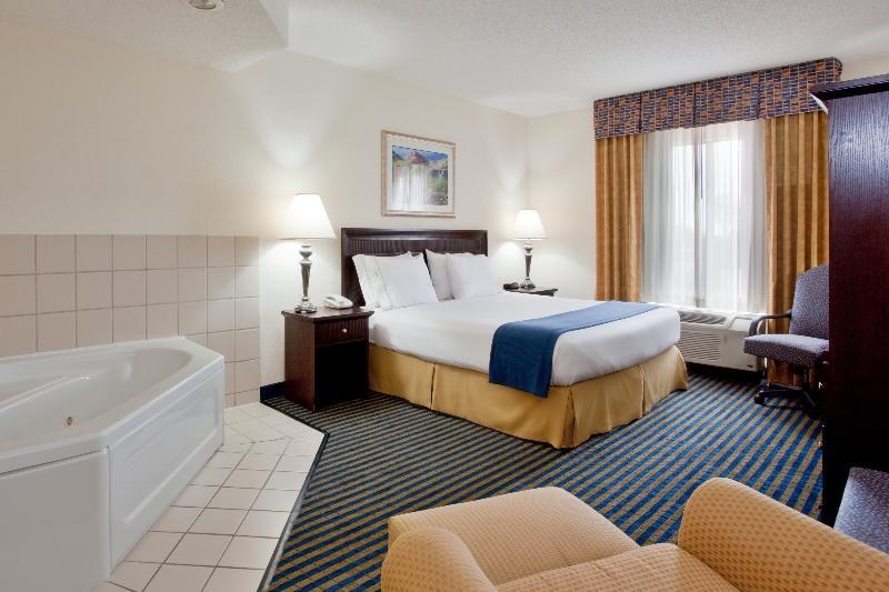 Holiday Inn Express & Suites Chesapeake By Ihg Eksteriør bilde